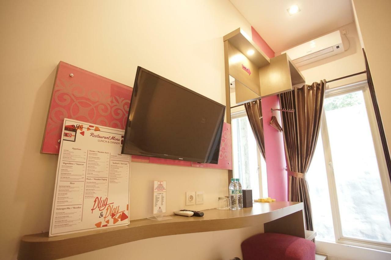 Viva Hotel Kediri, Azana Hotels Collection Kediri  Dış mekan fotoğraf
